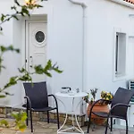 The Courtyard House * Dhimini