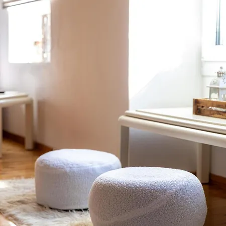 The Courtyard House 公寓 *