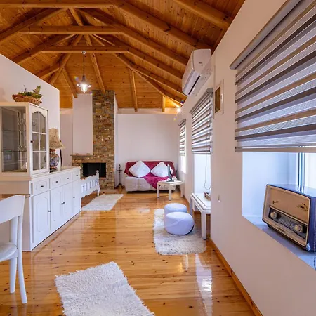 The Courtyard House Apartamento Dhimini